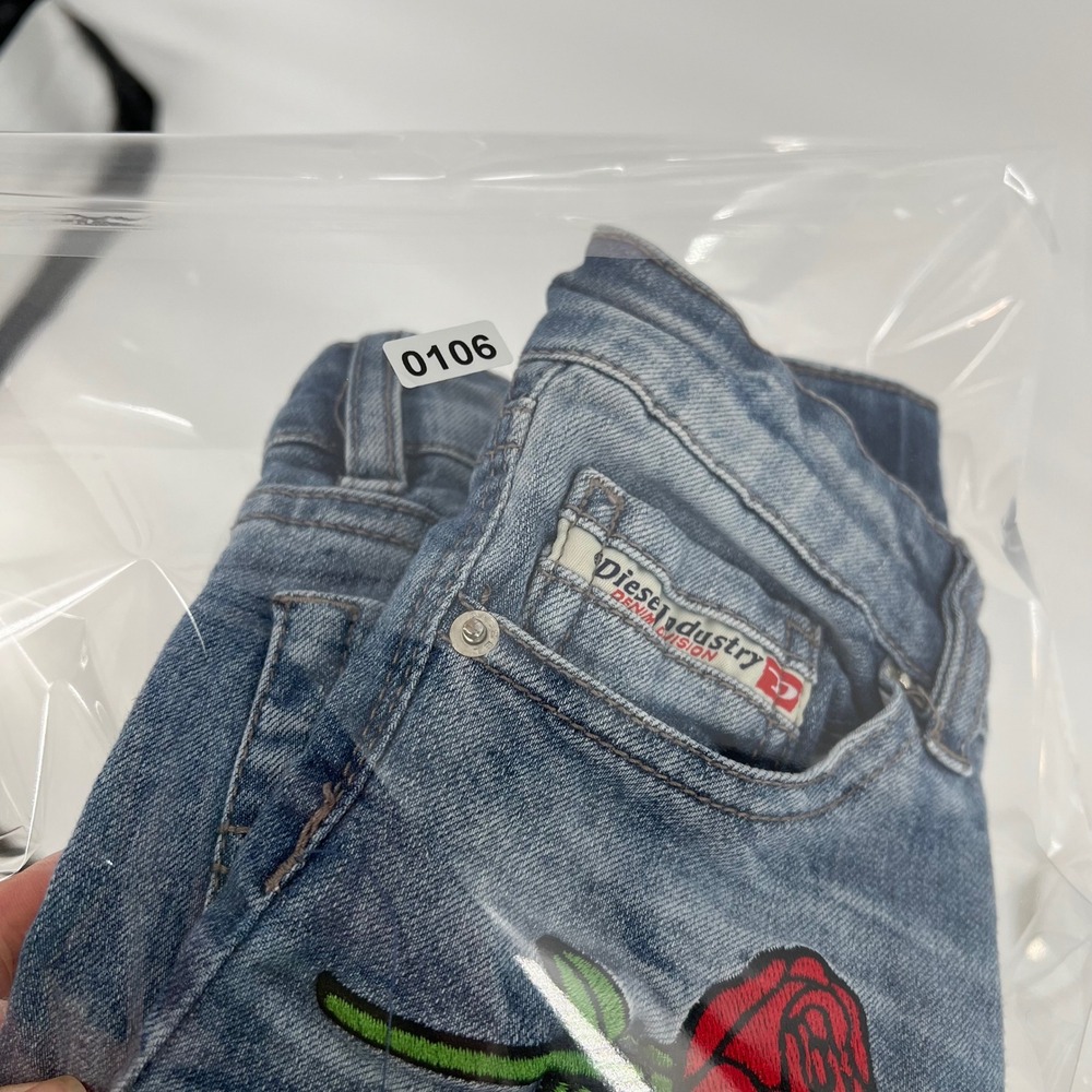 Diesel Kid Girls Super Slim Skinny Jeans Blue Embellished/Embroidered Size 8 - Picture 12 of 12